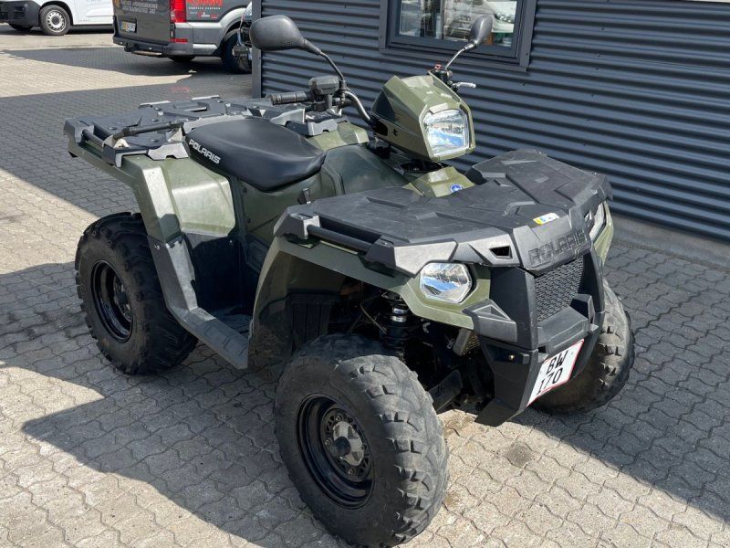 Polaris Sportsman 570 EPS kraftig ATV på traktor plader