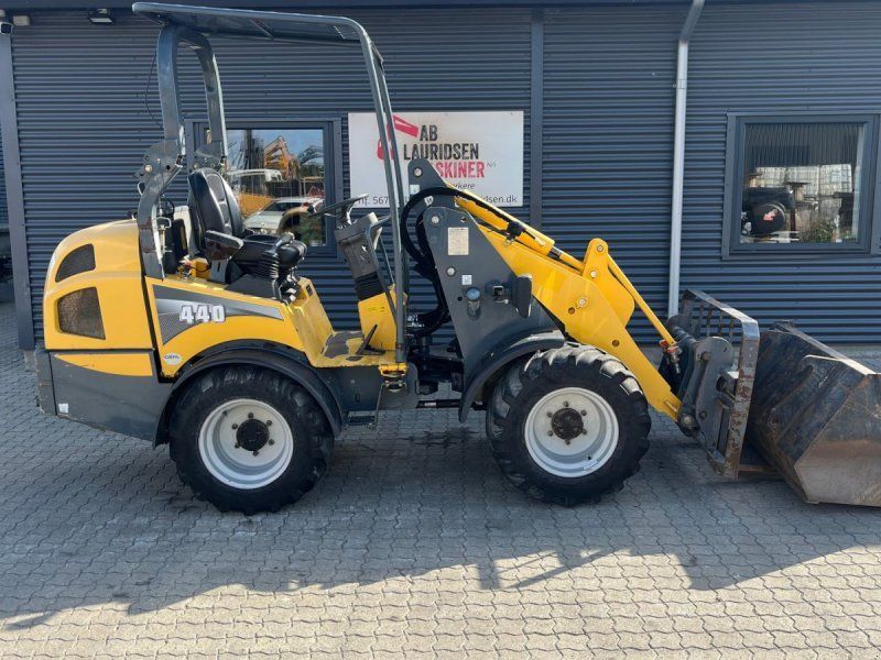 Gehl al400 2800kg læsser med skovl og gafler