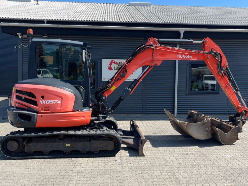 Kubota KX057-4 hydraulisk Hydrema fæste Kipbar planerskovl og 2 gravesk