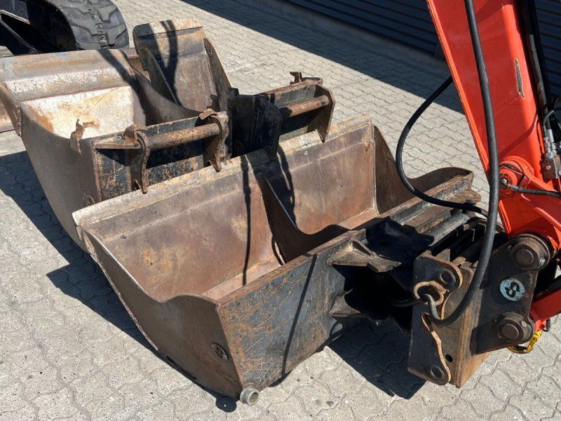 Kubota KX057-4 hydraulisk Hydrema fæste Kipbar planerskovl og 2 gravesk