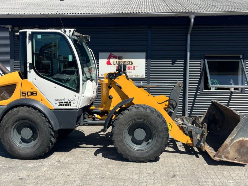 Liebherr l506 4,3tons læsser med skovl og gafler