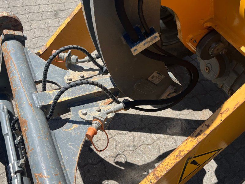 Liebherr l506 4,3tons læsser med skovl og gafler
