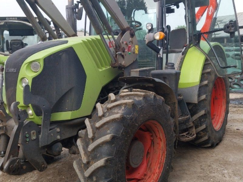 Claas ARION 520