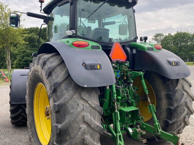 John Deere 6210R