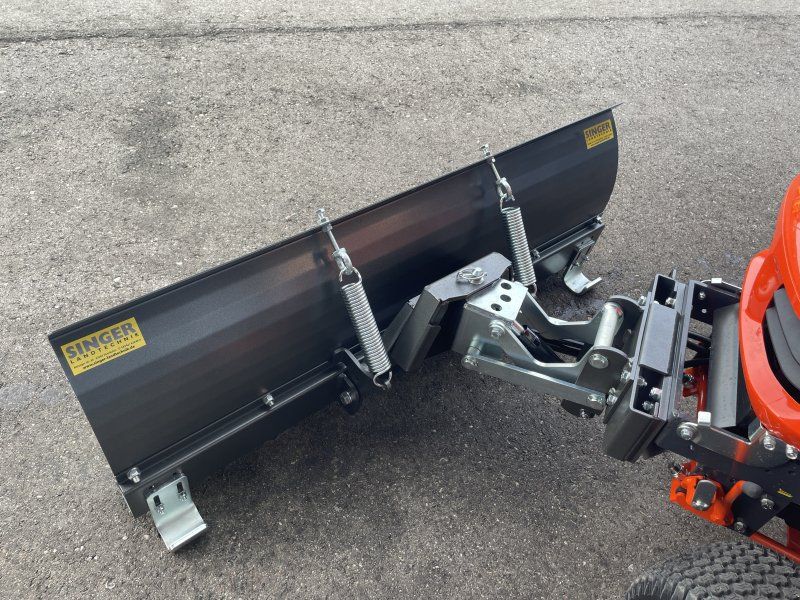 Kubota GR2120 mit Schneeschild hydraulisch, Winterdienst