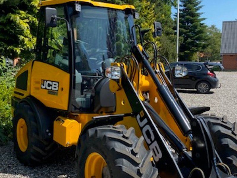 JCB 407 m. aircondition og 35 km/t.