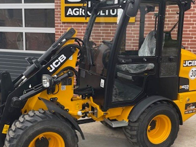 JCB 403 Plus Agri Med kabine og 30 km/t