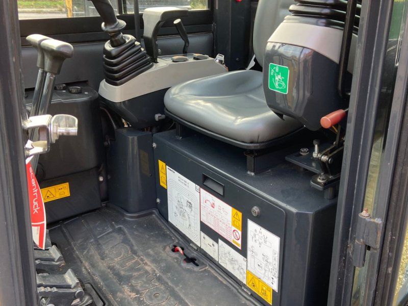 Komatsu PC16R-3HS