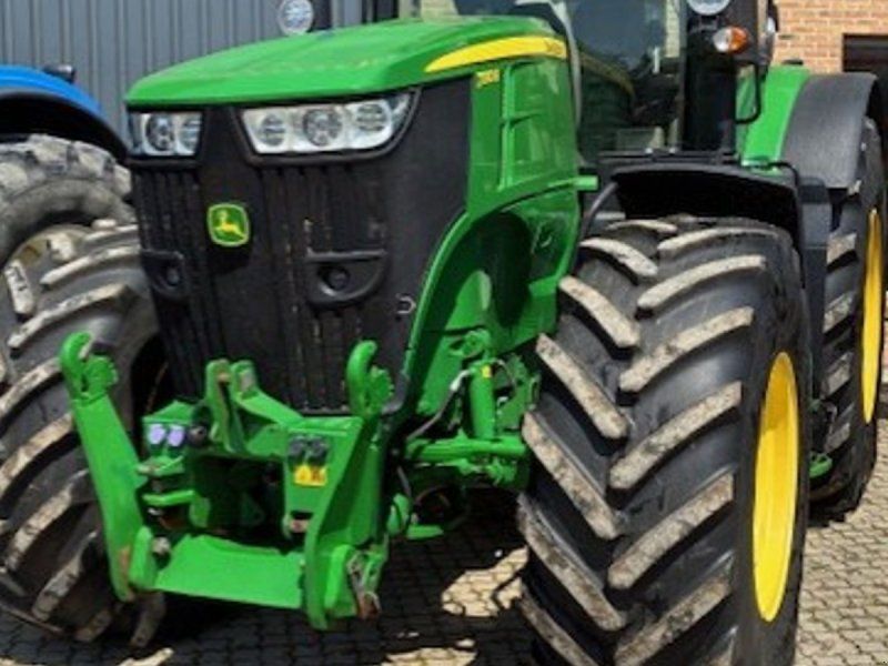 John Deere 7310R