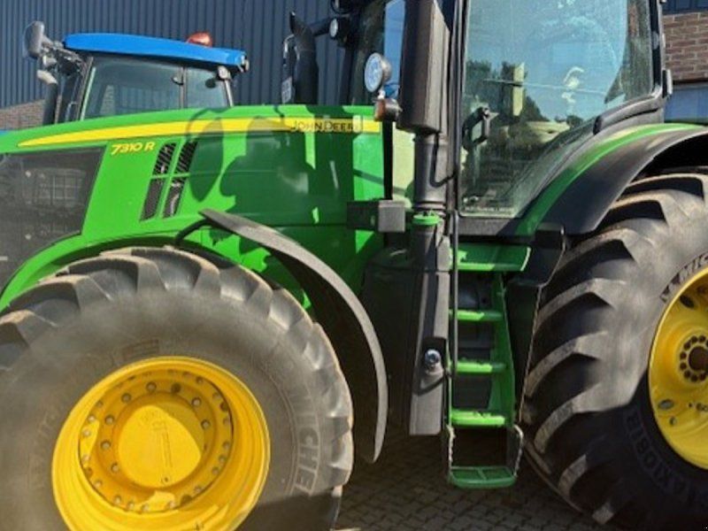 John Deere 7310R