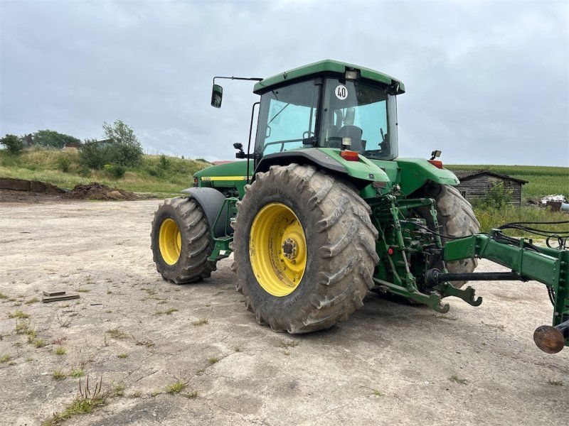 John Deere 8400