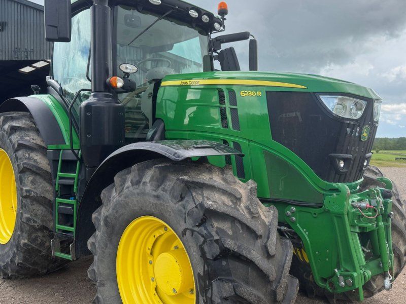 John Deere 6230R