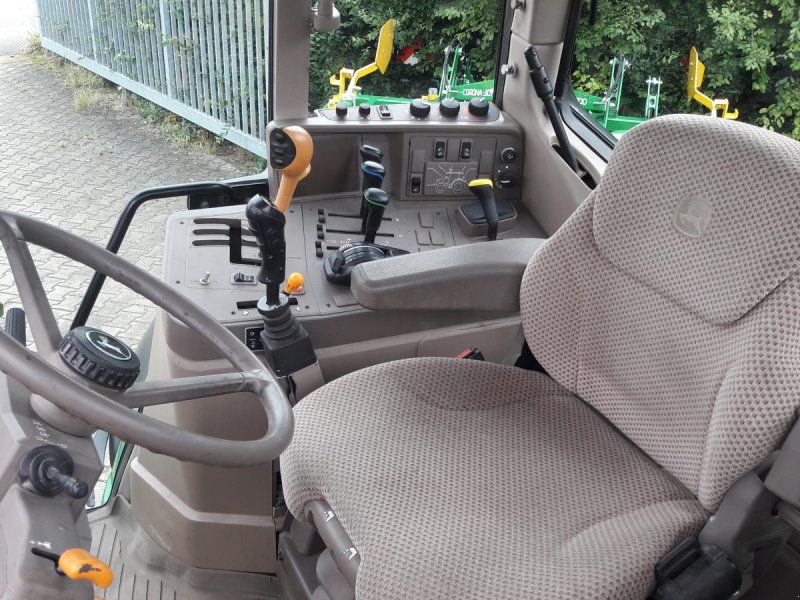 John Deere 6150M
