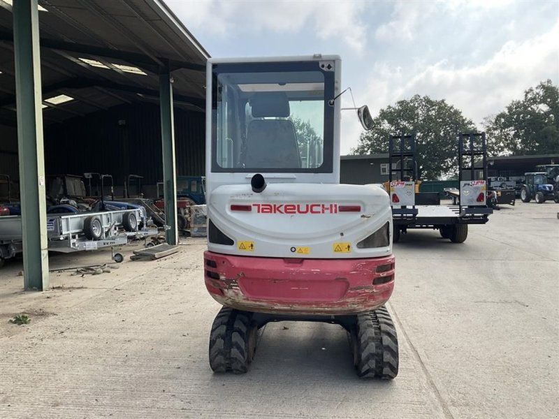 Takeuchi TB230 SOLGT!!! Kun 1330 timer. To skovle. Ring til Ulrik på 4025