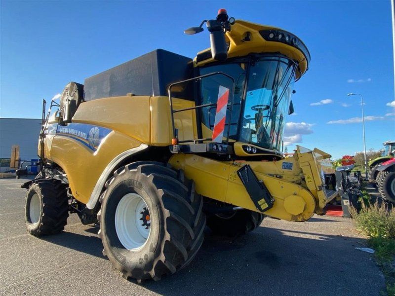 New Holland CX8.90 SLH SLS!!!  GPS. Incl. 9 meter skærebord og vogn. Ring ti