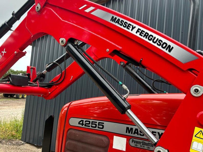 Massey Ferguson 4255 med  946 X læsser