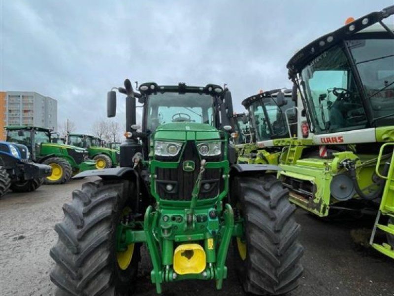 John Deere 6250R m/Frontlift og Front-PTO Udlejet. Front PTO og Front lift.