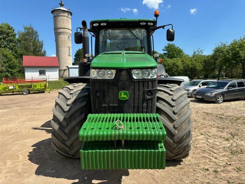 John Deere 8370R Affjedret foraksel og kabine. Hitch krog. Auto steer ready