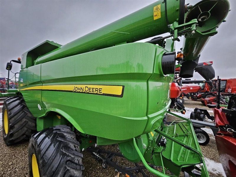 John Deere S680i 4WD og Incl.  Skærebord og vogn. GPS og StarFire 6000 An