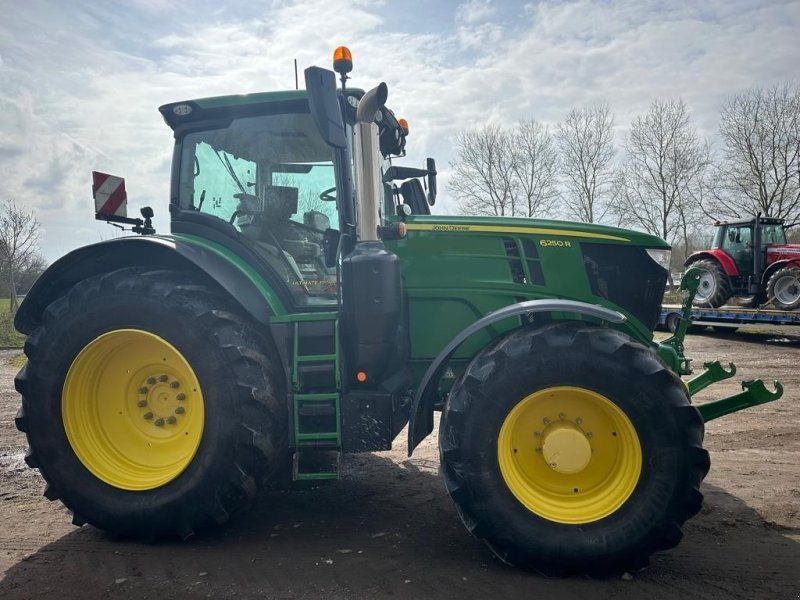 John Deere 6250R m/Frontlift og Front-PTO ULTIMATE EDITION med Front PTO, F