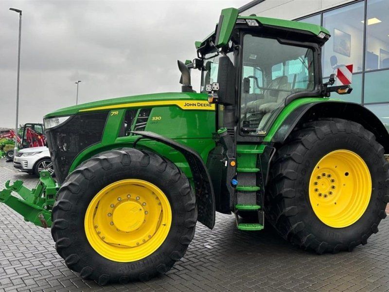 John Deere 7R330 Signature Edition Alt udstyr. Den nyeste 7R model. Ring ti