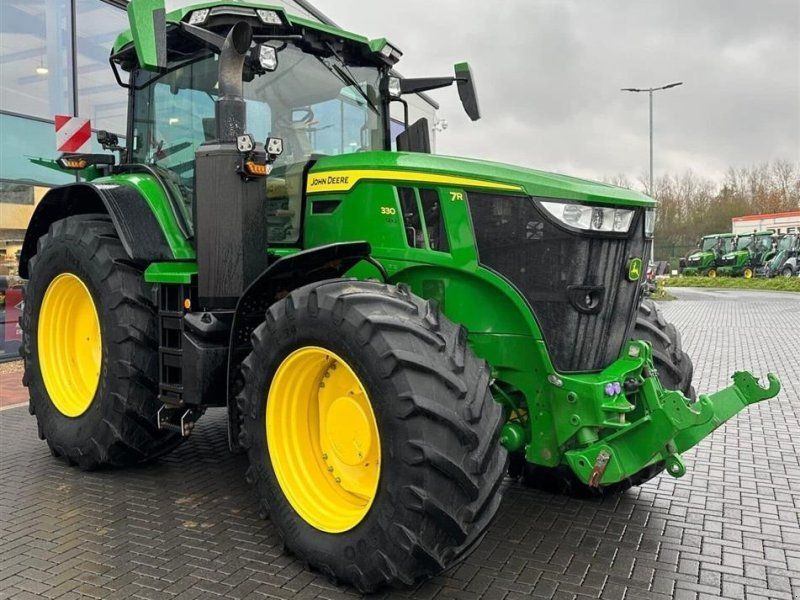 John Deere 7R330 Signature Edition Alt udstyr. Den nyeste 7R model. Ring ti