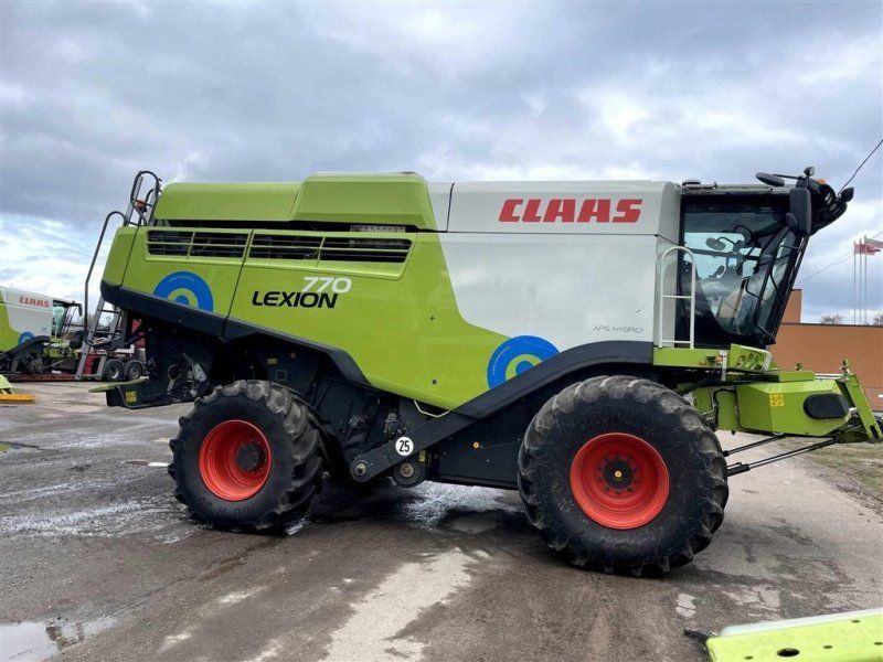 Claas LION 770 4WD. Incl. Skærebord V930 og 4 hjuls vogn. GPS klar.