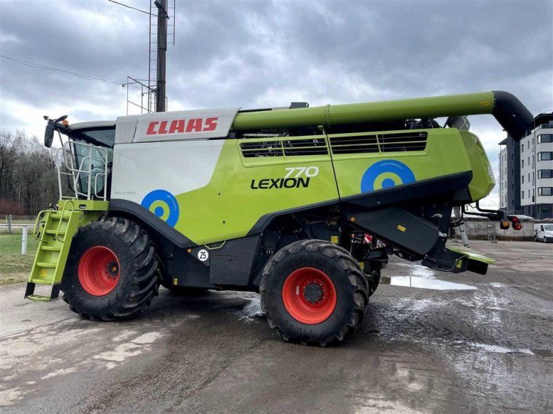 Claas LION 770 4WD. Incl. Skærebord V930 og 4 hjuls vogn. GPS klar.