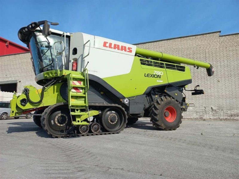 Claas LION 780 TT Incl. Skærebord V1200. Med de helt bredde bælter.