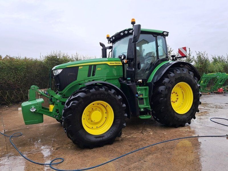 John Deere 6R250 Front PTO. Sections Control. AutoTrac GPS klar. Command Ar