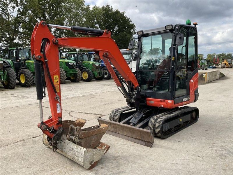 Kubota kx027-4 3 skovle. Ring til Ulrik på 40255544. Jeg snakker Jysk,