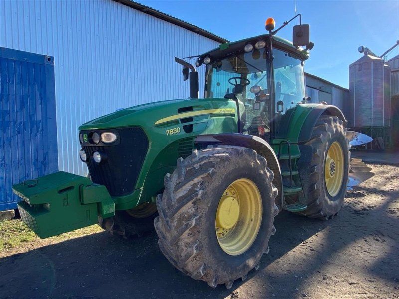 John Deere 7830 KUN 4650 timer! AutoQuad. Affjedret foraksel. Luftbremser,