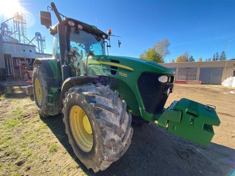 John Deere 7830 KUN 4650 timer! AutoQuad. Affjedret foraksel. Luftbremser,