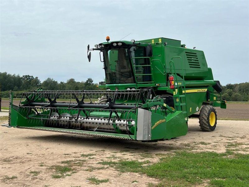 John Deere 1570  SOLGT!!! Rigtig fin og velholdt 1 ejers. Ryster mejetærske