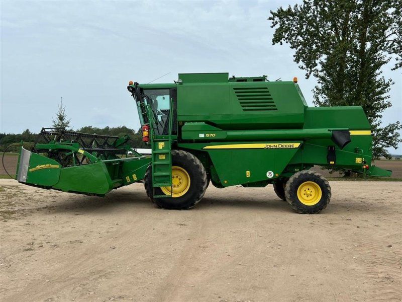 John Deere 1570  SOLGT!!! Rigtig fin og velholdt 1 ejers. Ryster mejetærske