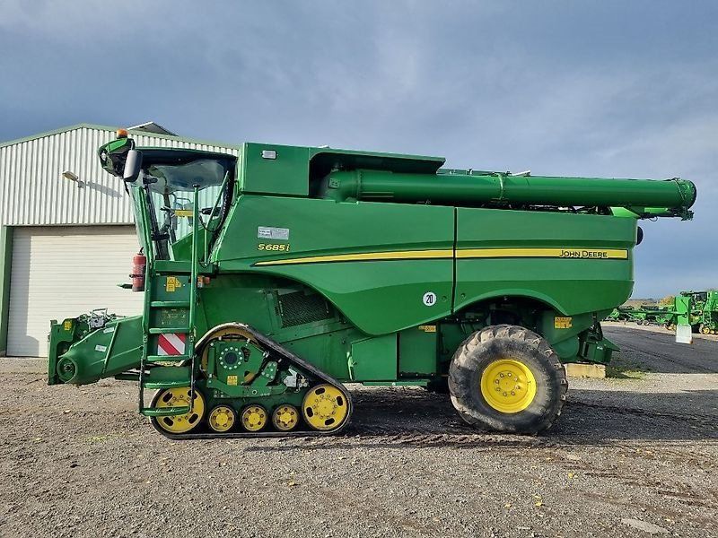 John Deere S685S Premium  NY PRIS!!! Bæltemaskine. Incl. Skærebord og vogn.
