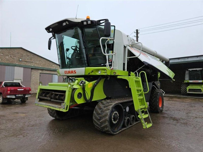 Claas Lion 580 TT  Vario TT med Vario 900 AutoContour skærebord. Rin