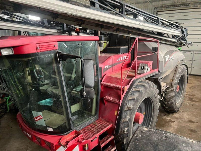 Horsch Leeb PT 230 8000 Liter 30 / 36 meter. 8000 liter tank. Ring til