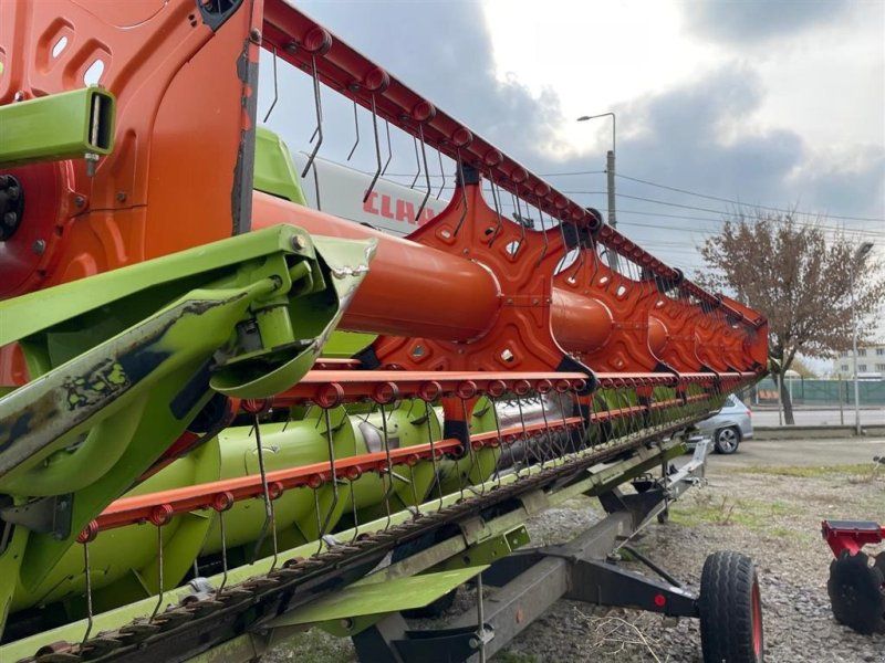 Claas LION 750 4WD. Incl Vario 770 skærebord og vogn. Ring til