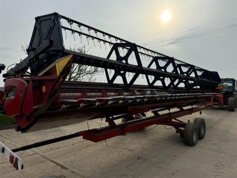 Case IH Axial-Flow 8010 AFX 8010 med skærebord og vogn. Ring til Ulrik f