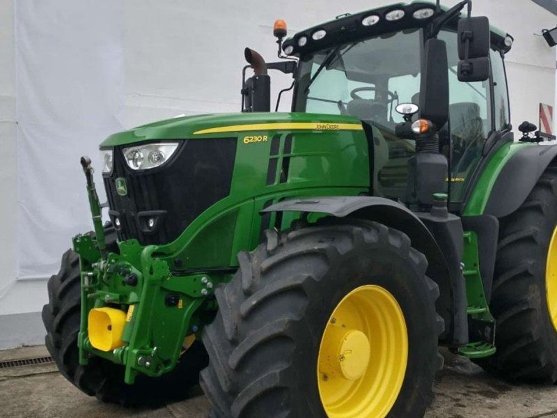 John Deere 6230R Premium Edition m Front PTO og GPS GPS Starfire 6000. Fron