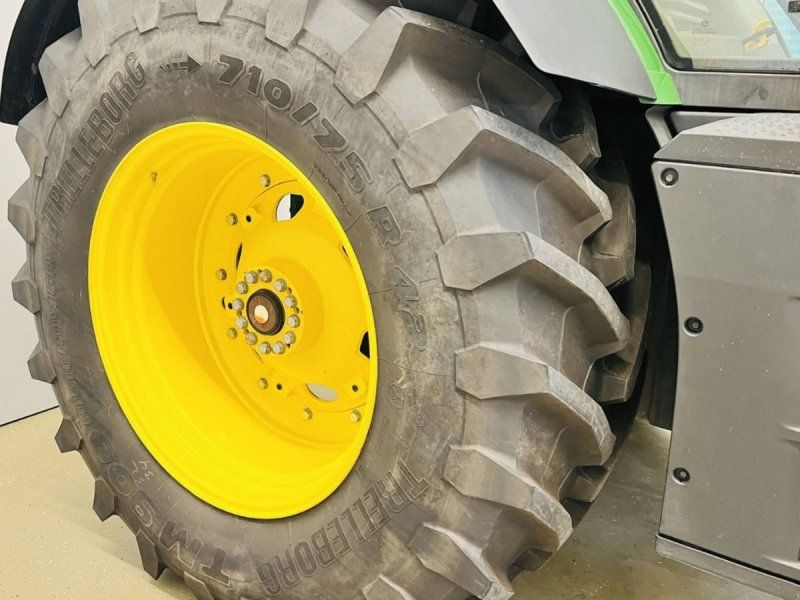 John Deere 8295R  Med FRONT PTO og Active Seat. GPS / AutoTrac klar.