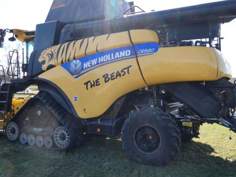 New Holland CR 980 Bælte maskine. Med RTK og 12 meter skærebord.