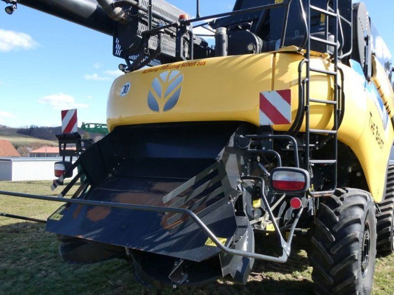 New Holland CR 980 Bælte maskine. Med RTK og 12 meter skærebord.