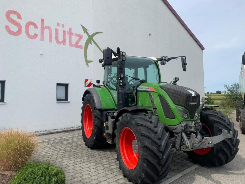 Fendt 724 Vario Power Plus mit GPS