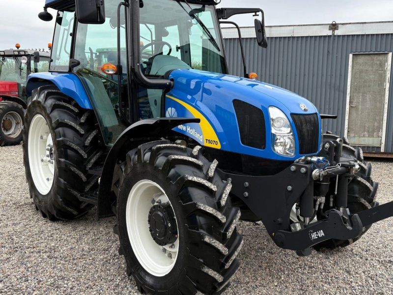 New Holland T5070
