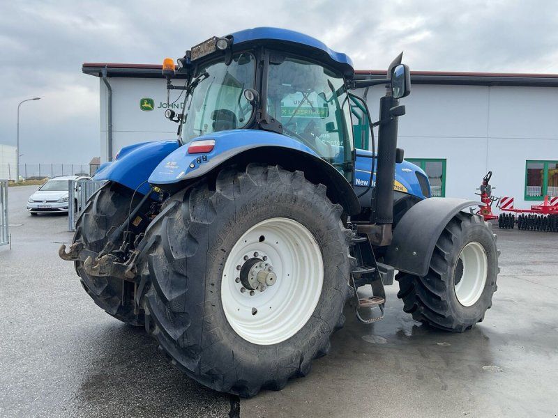 New Holland T7050