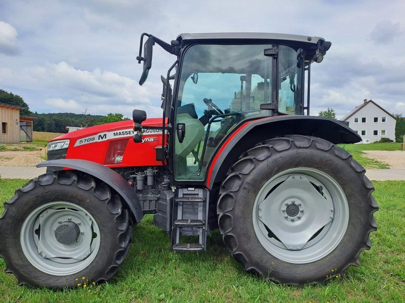 Massey Ferguson M 5709 Dyna 4