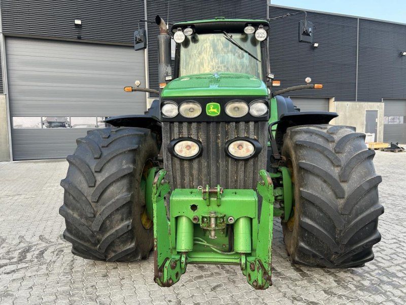 John Deere 8530