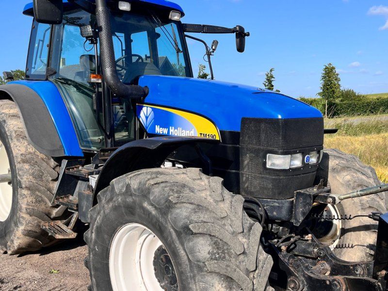 New Holland TM190